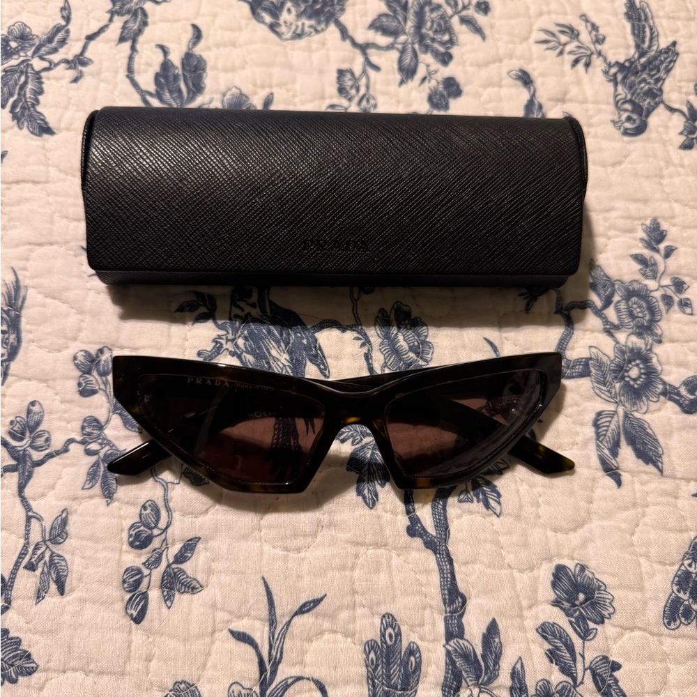 Prada Pr 12vs Millennials Tortoise-Shell Sunnies - image 2